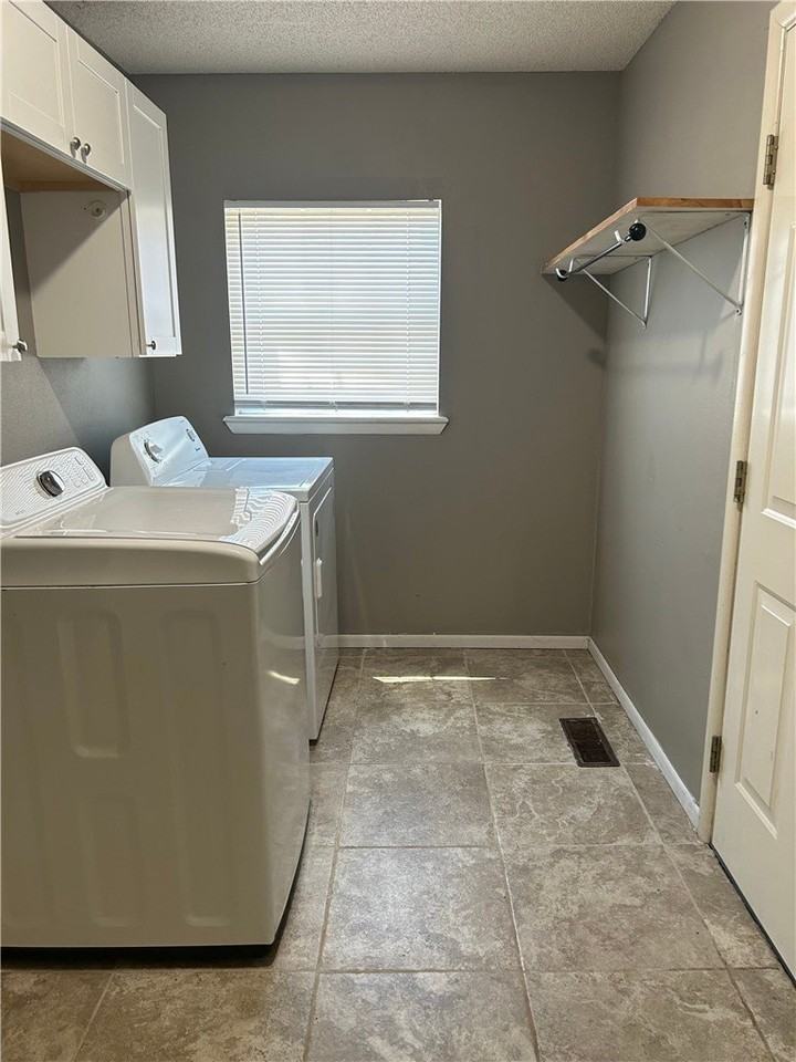 248 E Jo Ave - Photo 6 of 10
