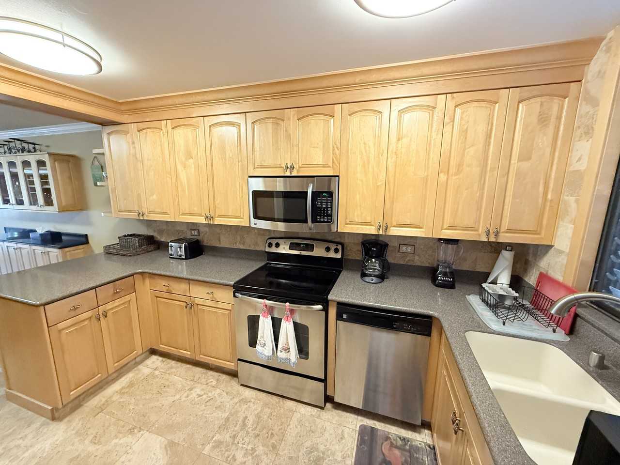 511 Hahaione St #1B - Photo 3 of 25