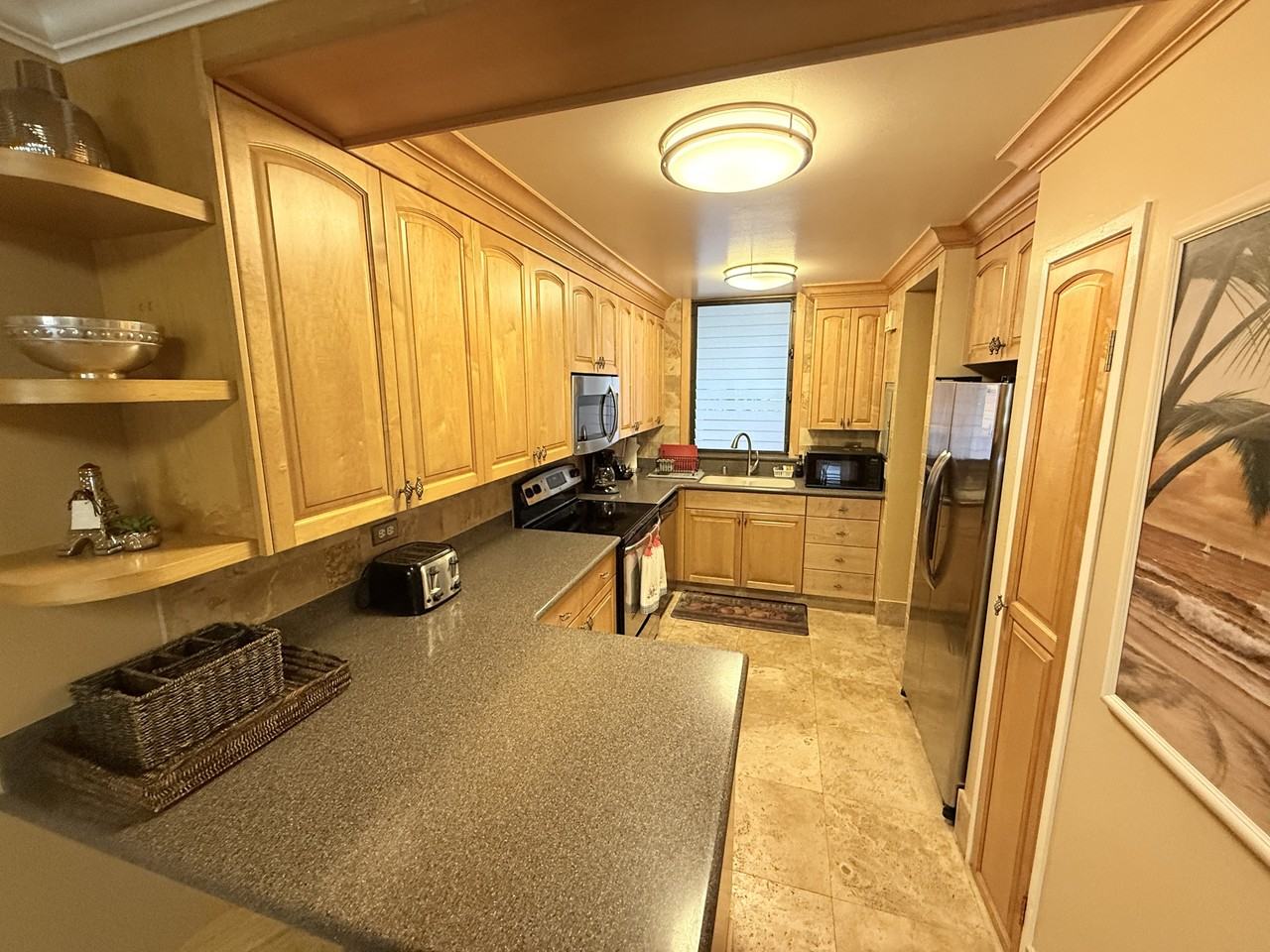 511 Hahaione St #1B - Photo 4 of 25