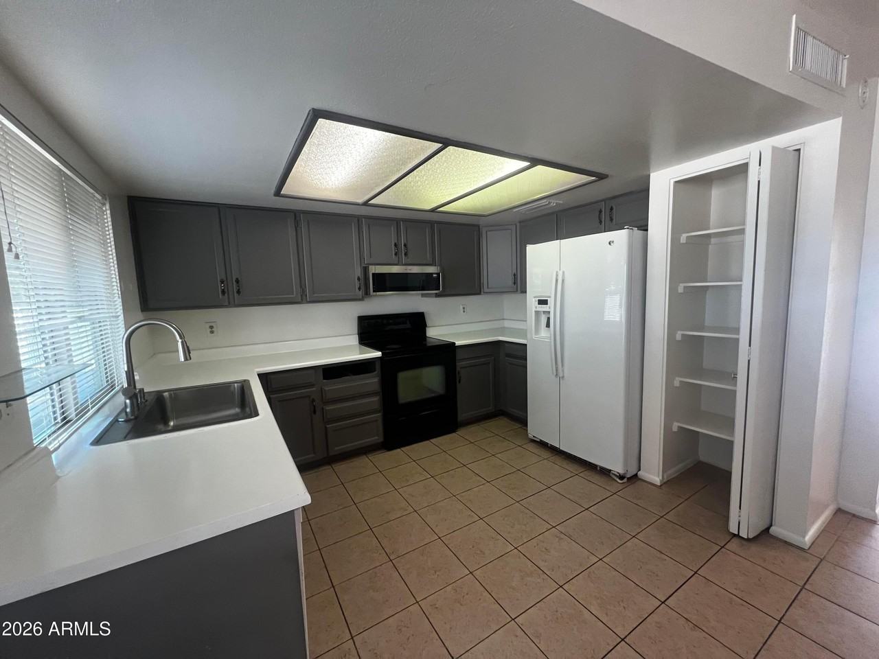 1550 W Knowles Ave - Photo 4 of 13