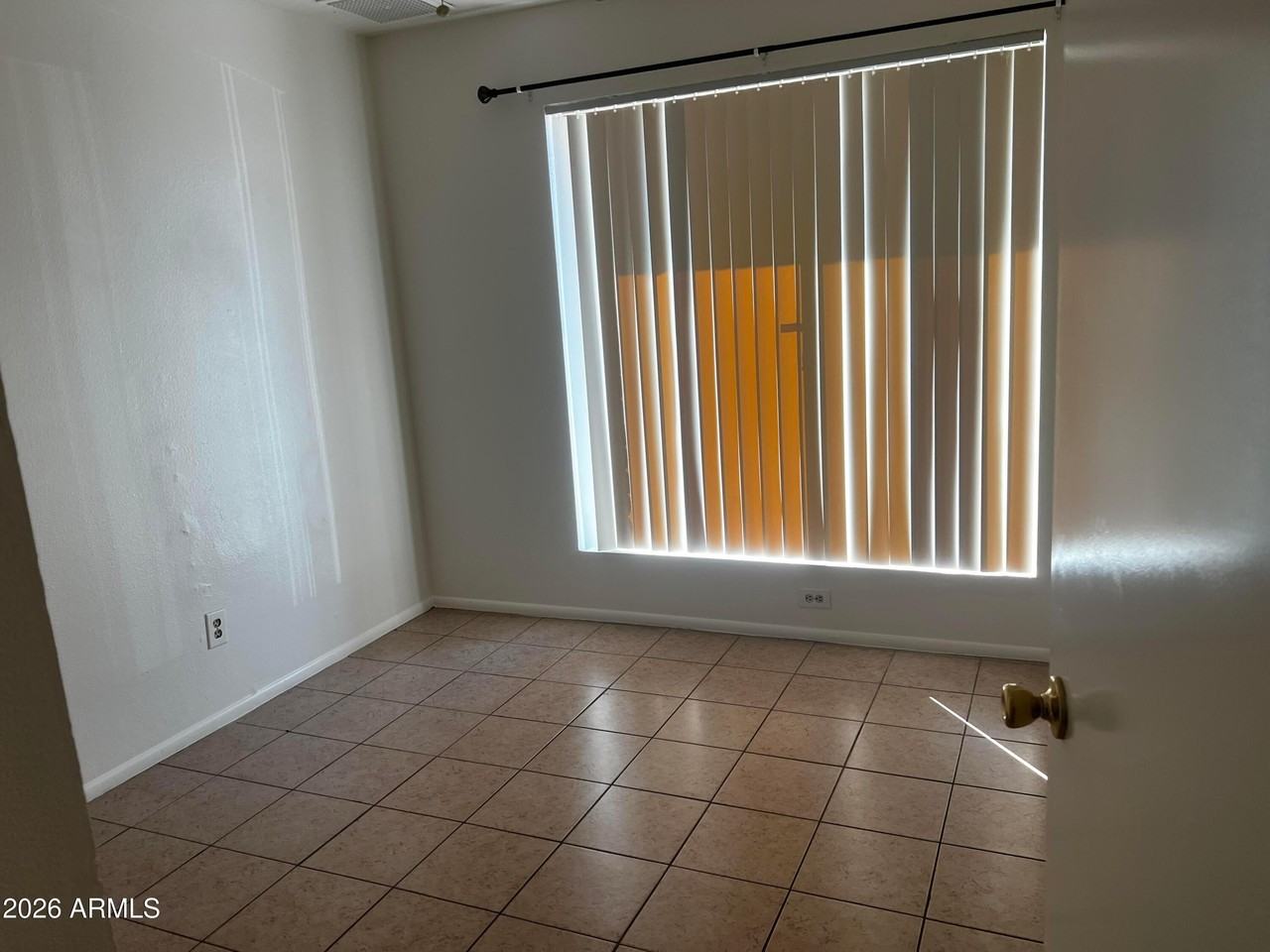 1550 W Knowles Ave - Photo 7 of 13