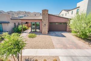 featured image of 923 E Paseo Way