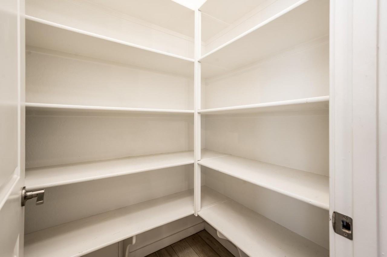 923 E Paseo Way - Photo 4 of 22