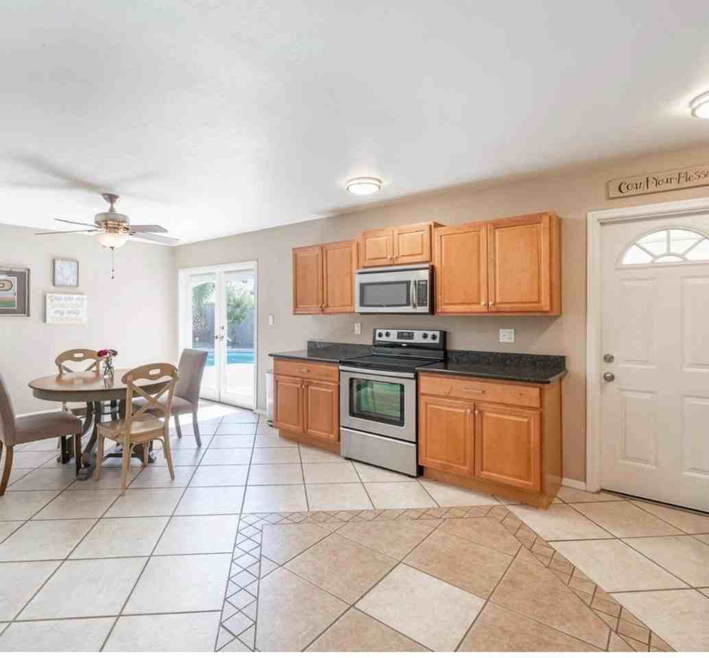 2046 E Yale Dr - Photo 4 of 5