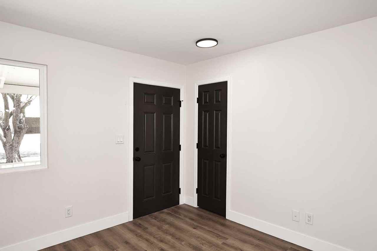 10537 W La Jolla Dr - Photo 4 of 48