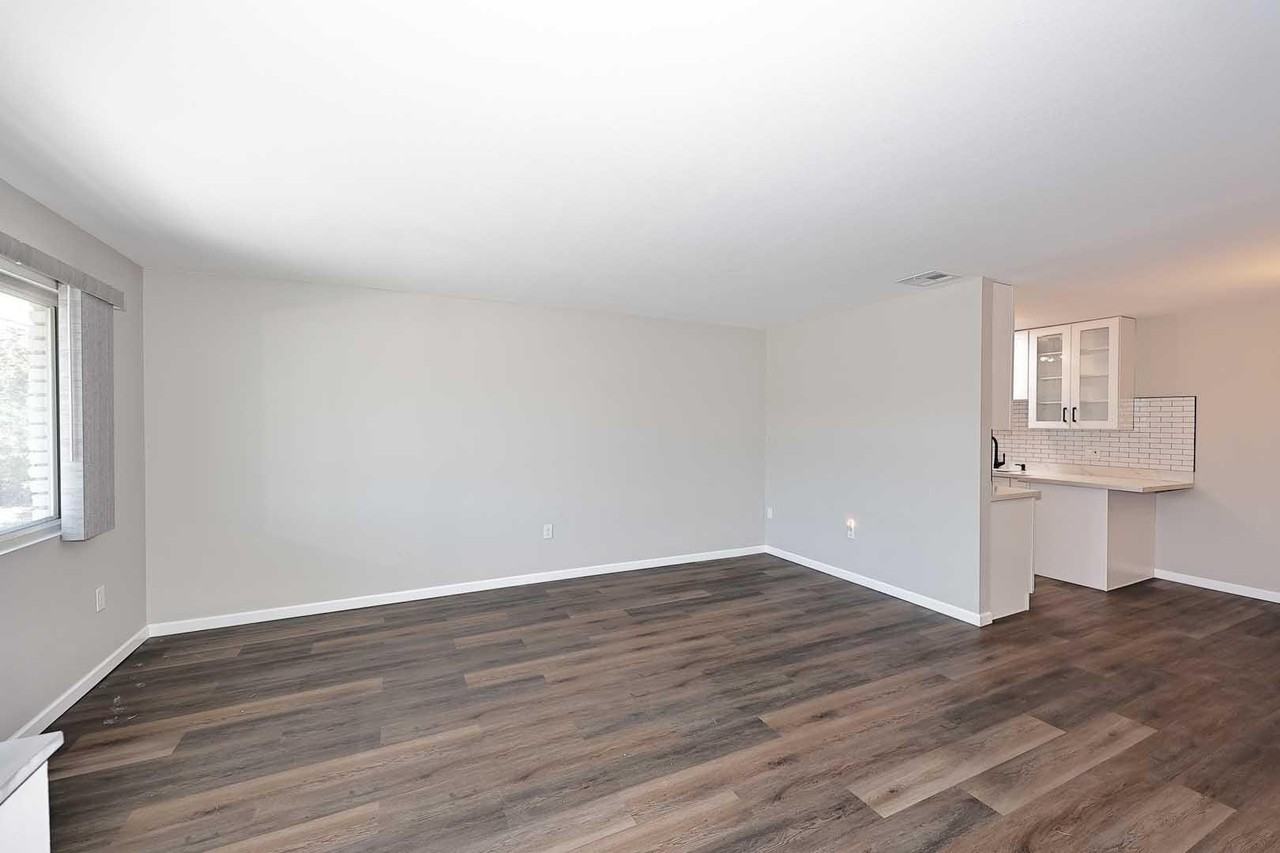 10002 W Tarrytown Ave - Photo 4 of 45