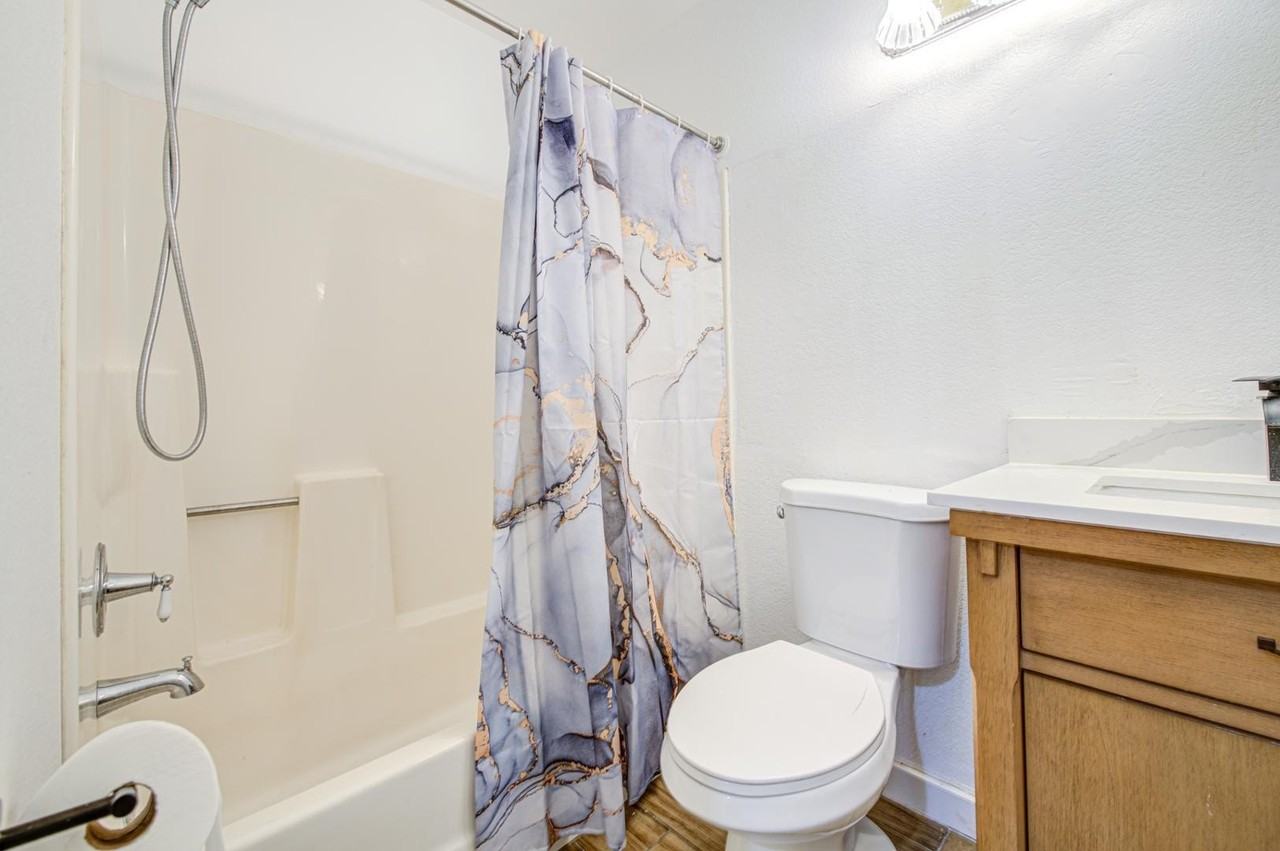 2902 E Diamond Ave - Photo 2 of 39