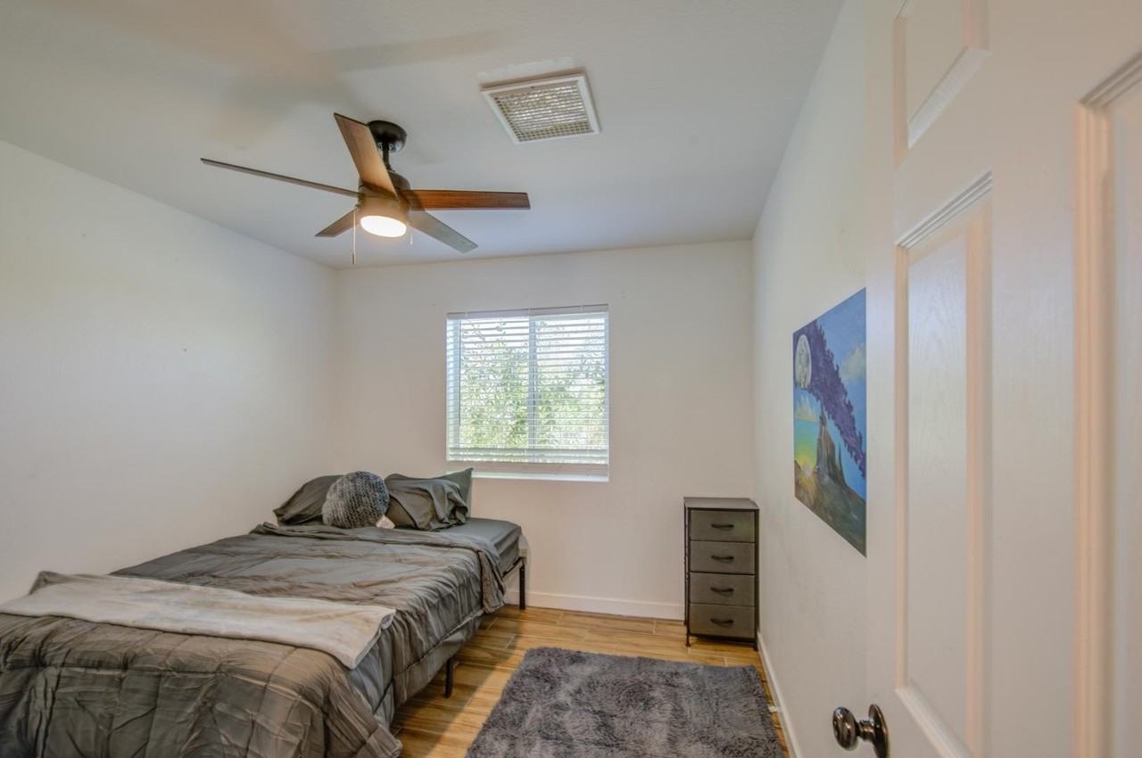 2902 E Diamond Ave - Photo 4 of 39
