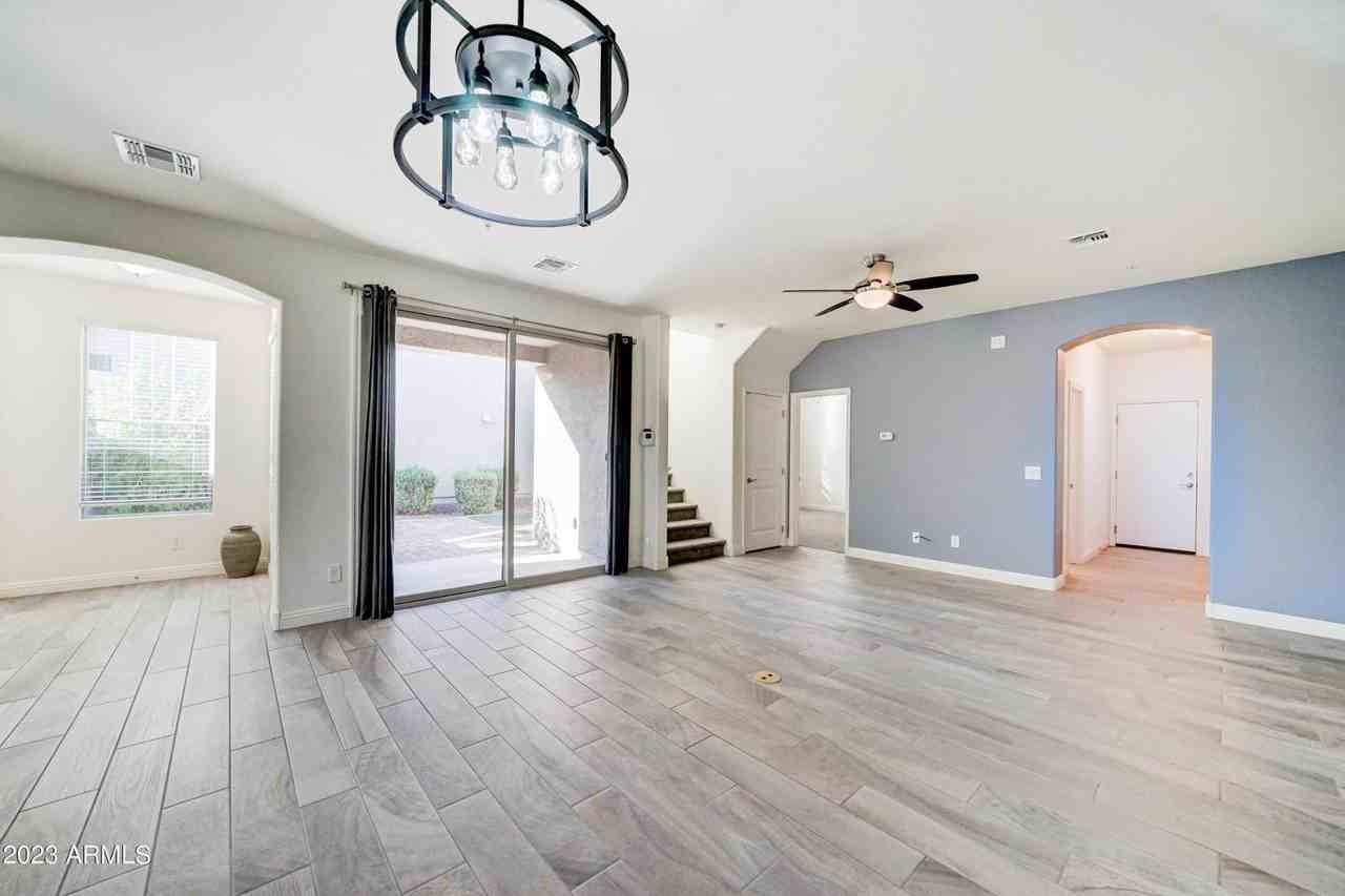 2297 N Alsap Rd - Photo 4 of 33