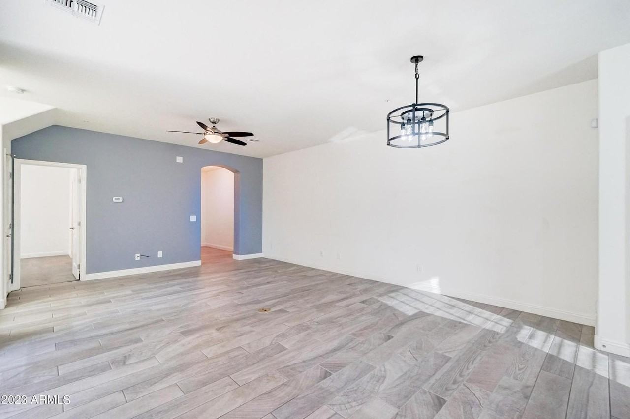 2297 N Alsap Rd - Photo 7 of 33