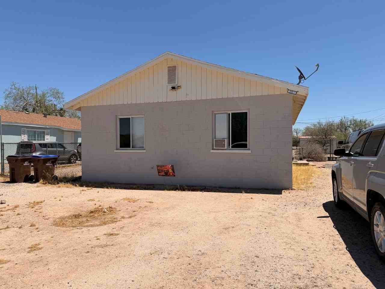 211 S Desoto St - Photo 4 of 21
