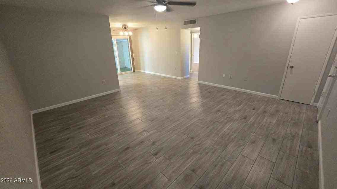 10601 W Bolivar Dr - Photo 7 of 40