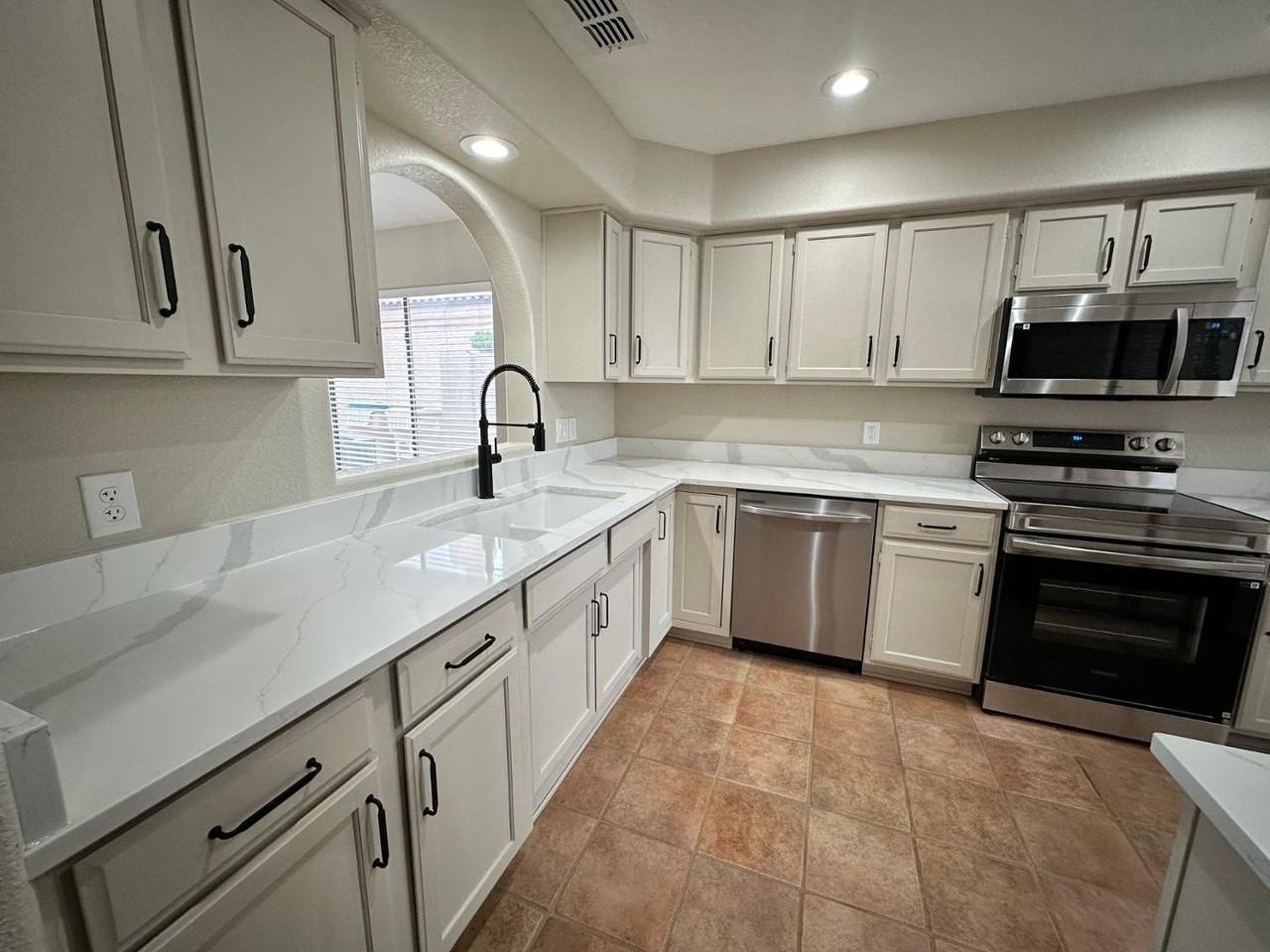 12237 N Gambel Dr - Photo 2 of 38