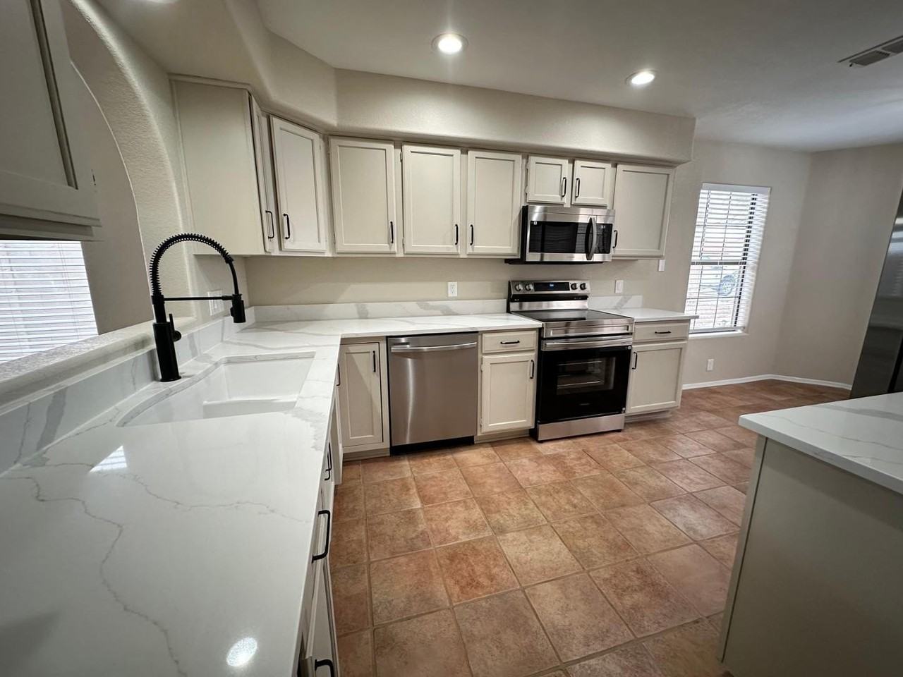 12237 N Gambel Dr - Photo 4 of 38