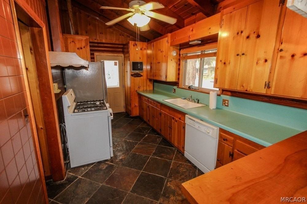 39438 Ruby Ln - Photo 6 of 20