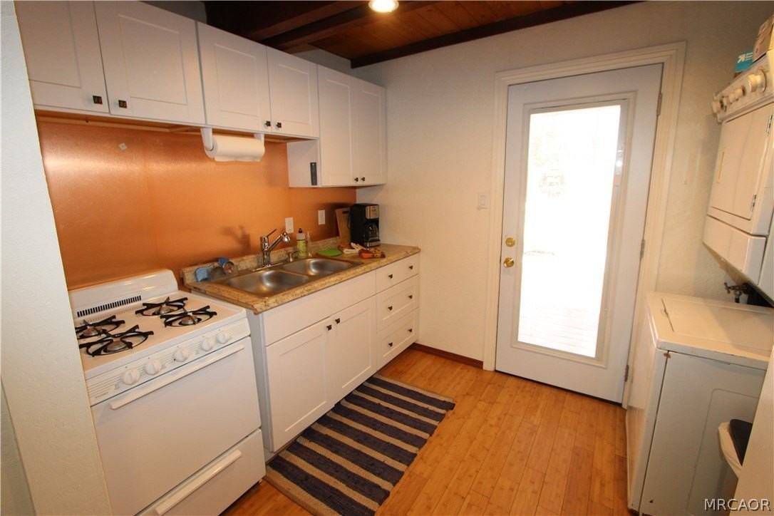 255 Riverside Ave - Photo 6 of 19