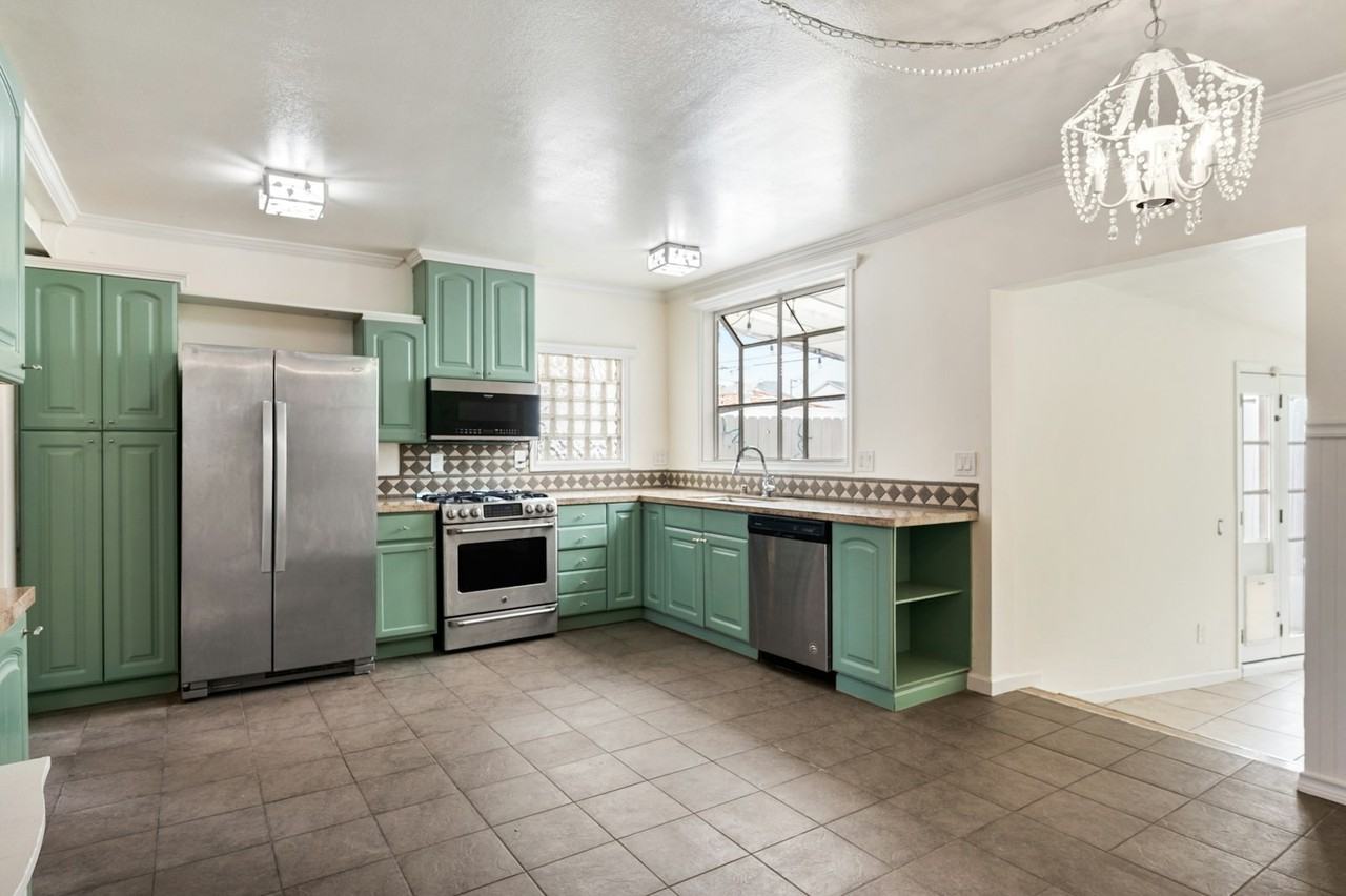 339 Avenue F - Photo 4 of 24