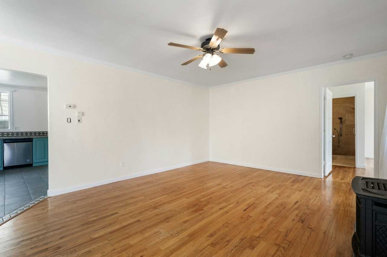 339 Avenue F - Photo 5 of 24