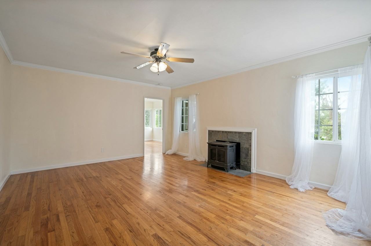 339 Avenue F - Photo 6 of 24