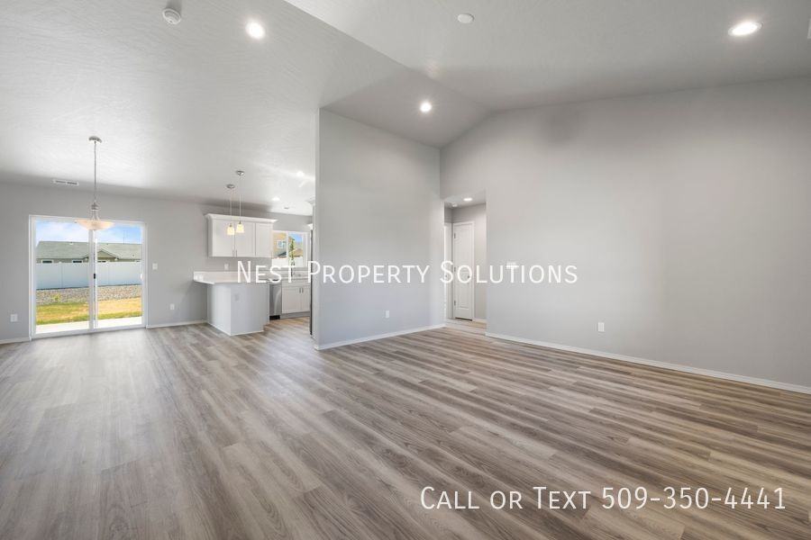 913 N Washington Ct - Photo 3 of 28