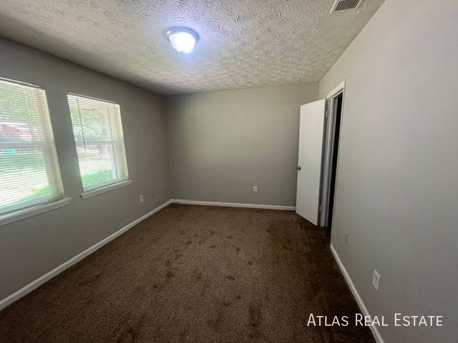 200 N Bluff Rd - Photo 6 of 17