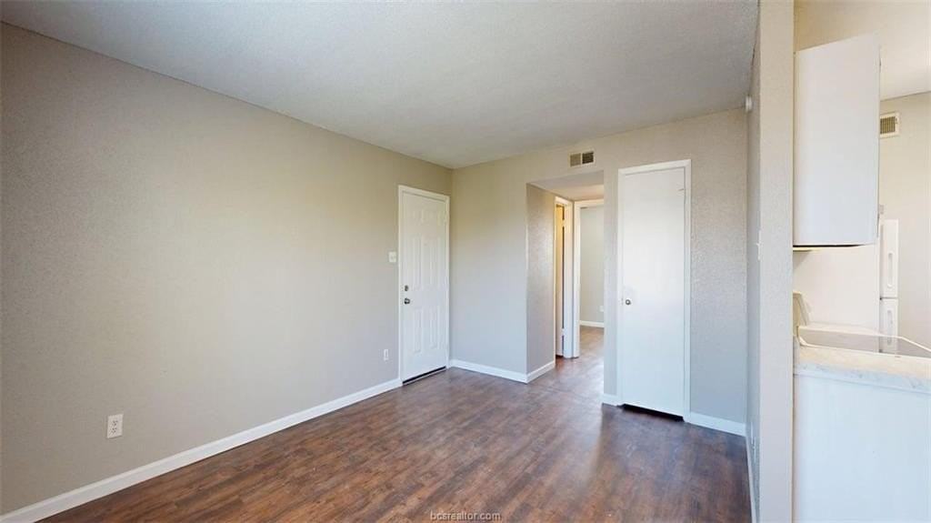806 Oran Cir #G - Photo 4 of 25