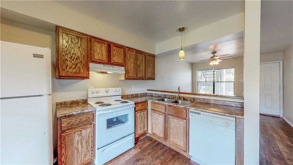 303 Manuel Dr #B - Photo 4 of 17