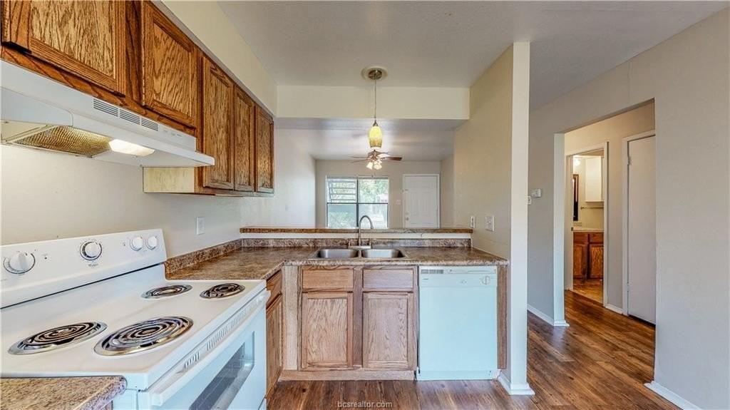 303 Manuel Dr #B - Photo 5 of 17