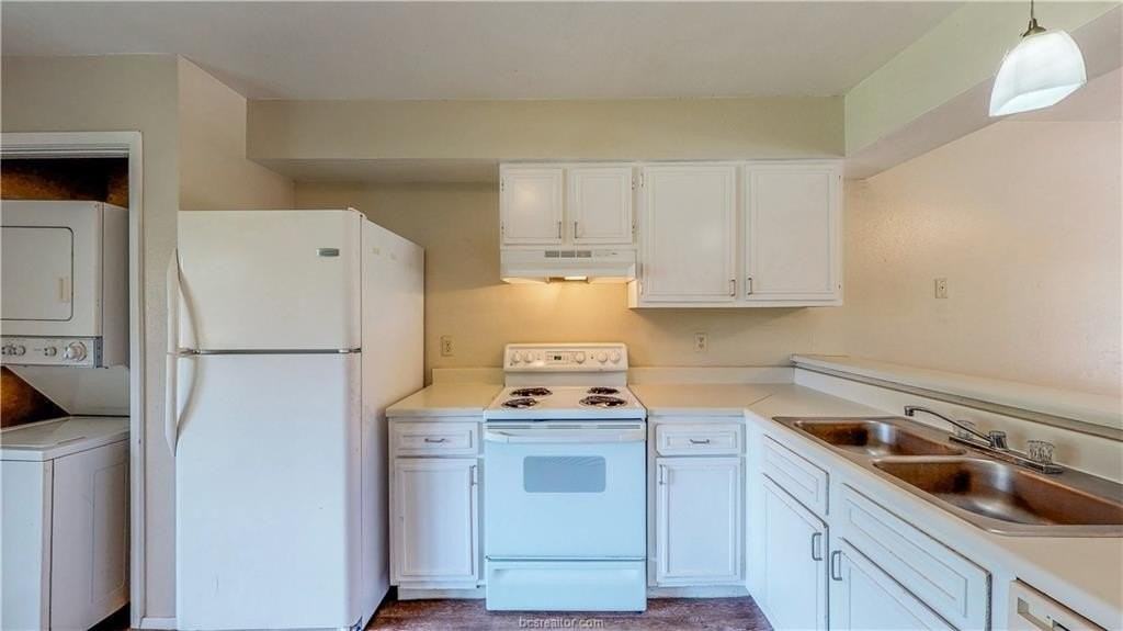 303 Manuel Dr #C - Photo 4 of 33