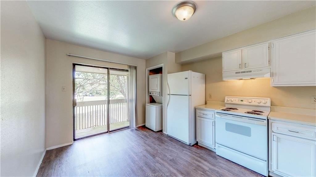 303 Manuel Dr #C - Photo 5 of 33