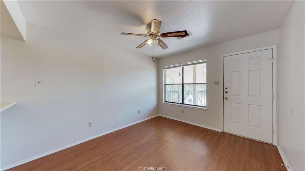 307 Manuel Dr #C - Photo 3 of 25