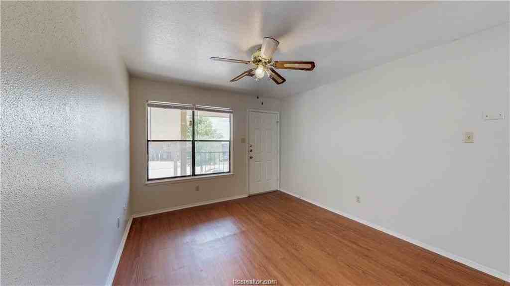 307 Manuel Dr #C - Photo 4 of 25
