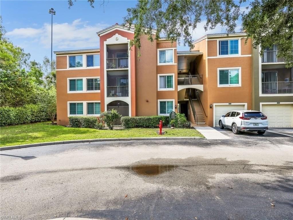 1205 Reserve Way Apt 302 - Photo 3 of 31