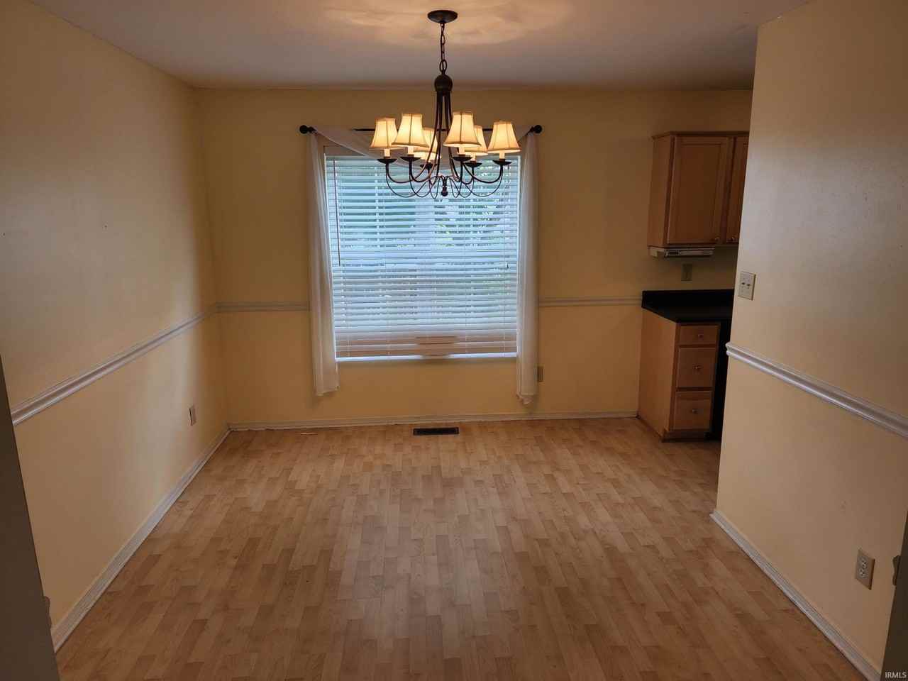 3819 S Claybridge Dr - Photo 3 of 22