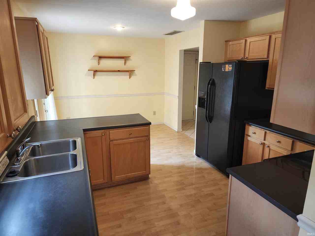 3819 S Claybridge Dr - Photo 4 of 22
