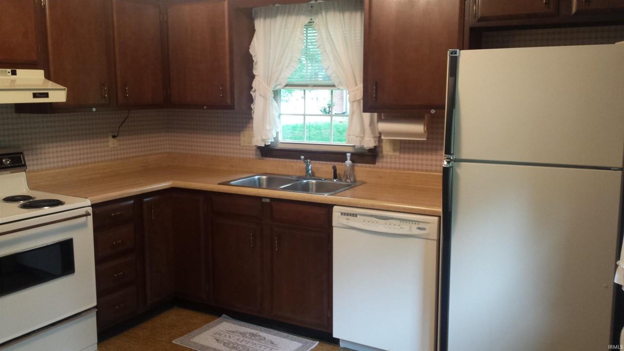 1504 E Bradshire St - Photo 6 of 13