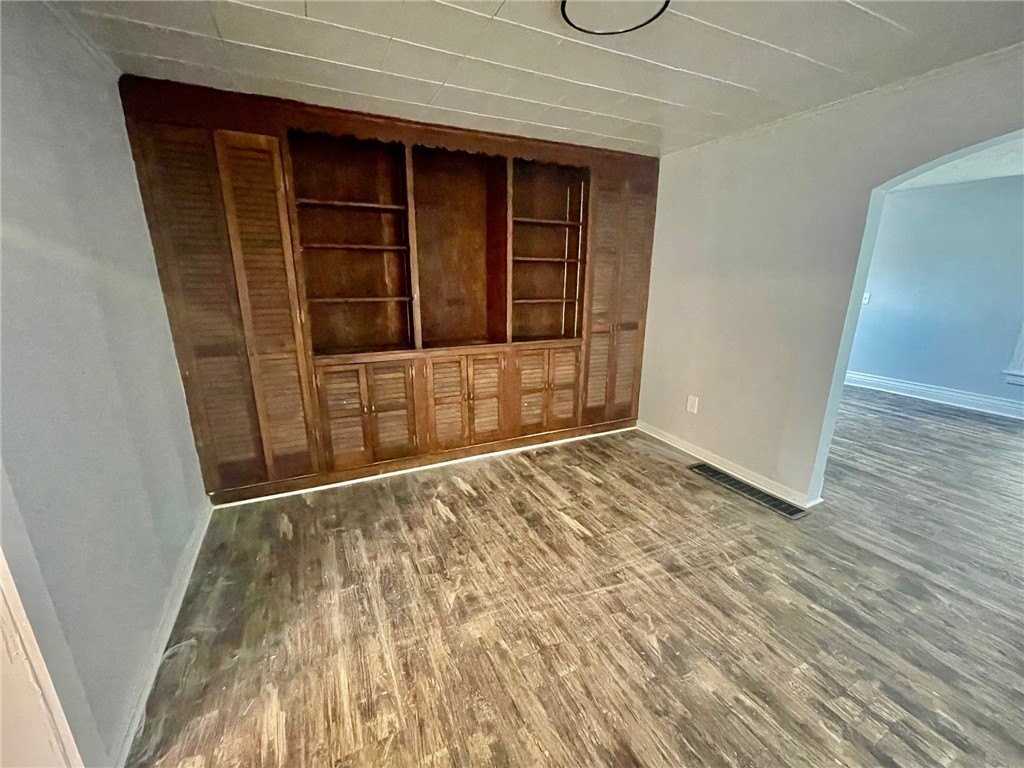 223 E Filbert St - Photo 6 of 46
