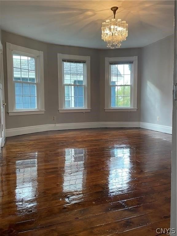 347 Douglas St - Photo 3 of 11