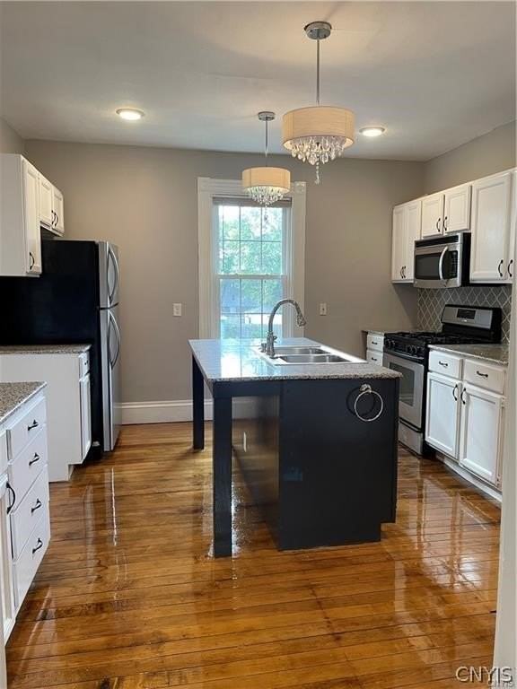 347 Douglas St - Photo 7 of 11