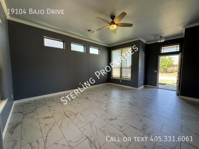 19104 Bajo Dr - Photo 5 of 21