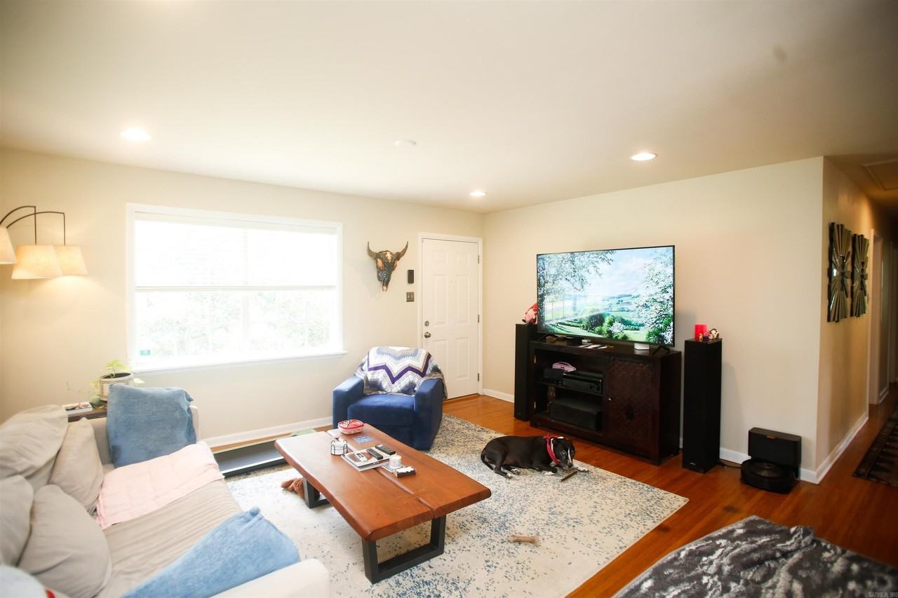 7220 Amherst Dr - Photo 3 of 28