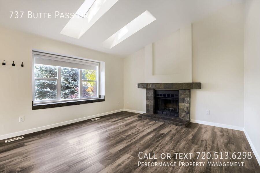 737 Butte Pass Dr - Photo 3 of 17