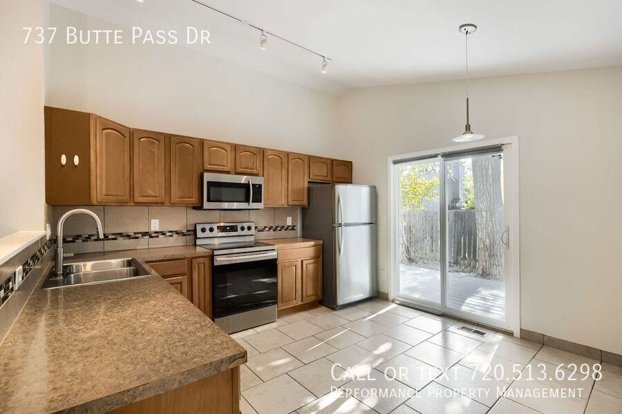 737 Butte Pass Dr - Photo 5 of 17