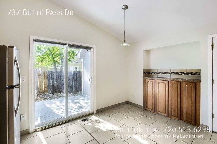 737 Butte Pass Dr - Photo 7 of 17