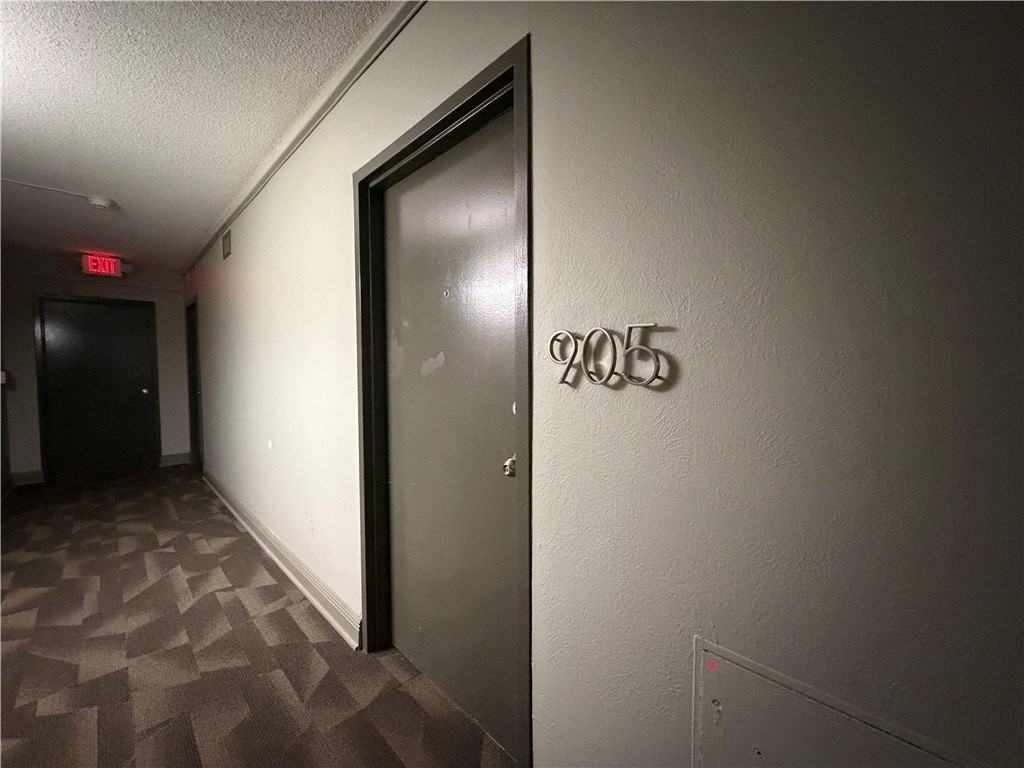 715 S Upper Broadway St - Photo 5 of 21