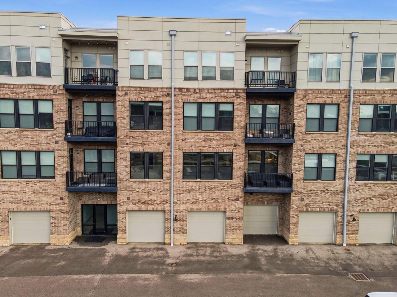 751 N 6th St #205 - Photo 2 of 46