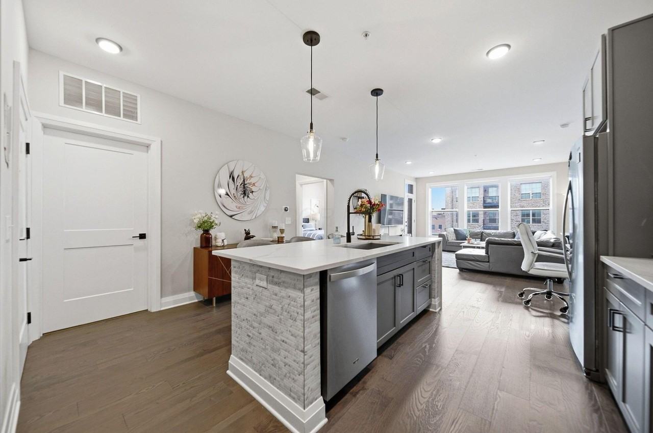 751 N 6th St #205 - Photo 3 of 46