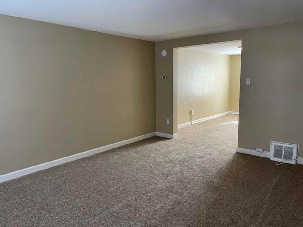 2335 Kensington St - Photo 2 of 18