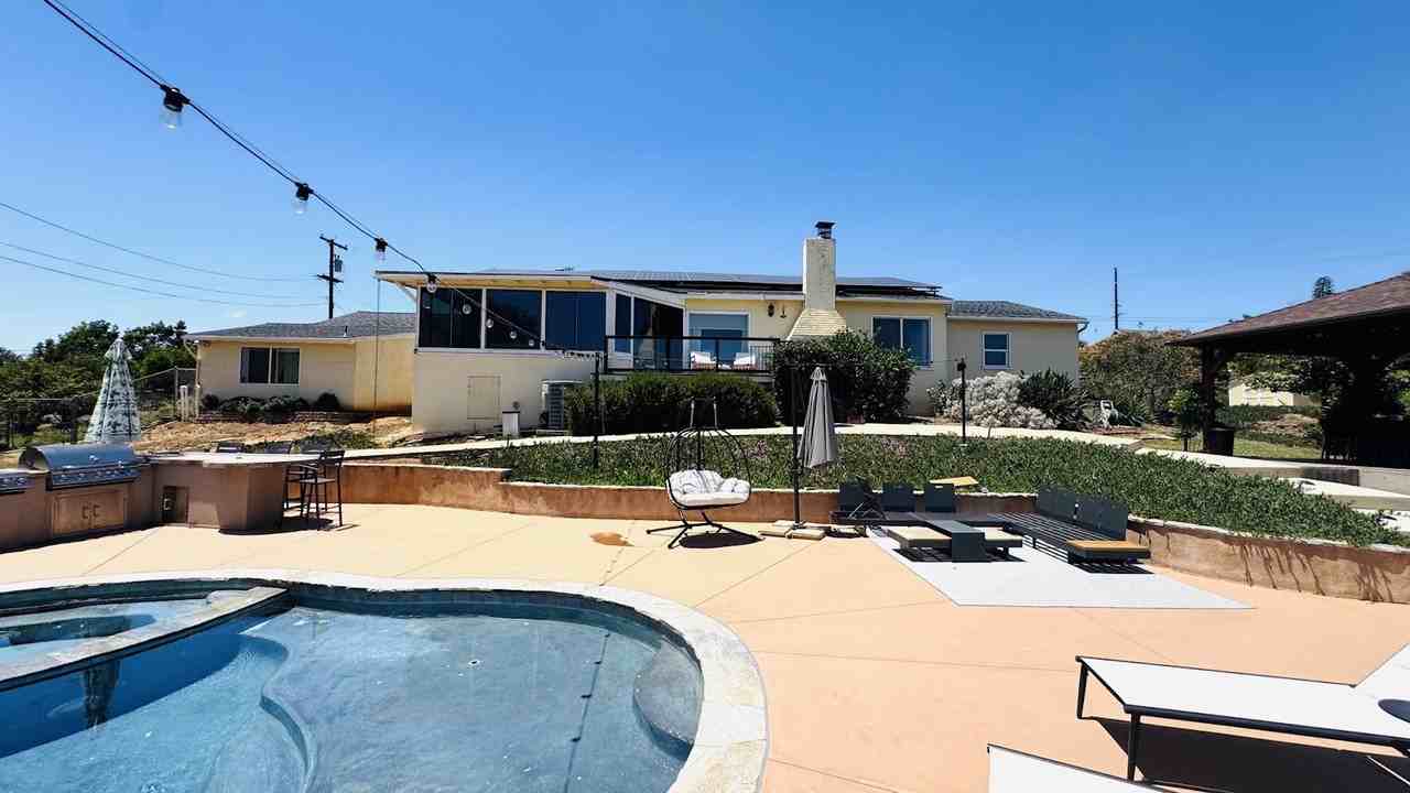 2846 Panorama Crest - Photo 3 of 37