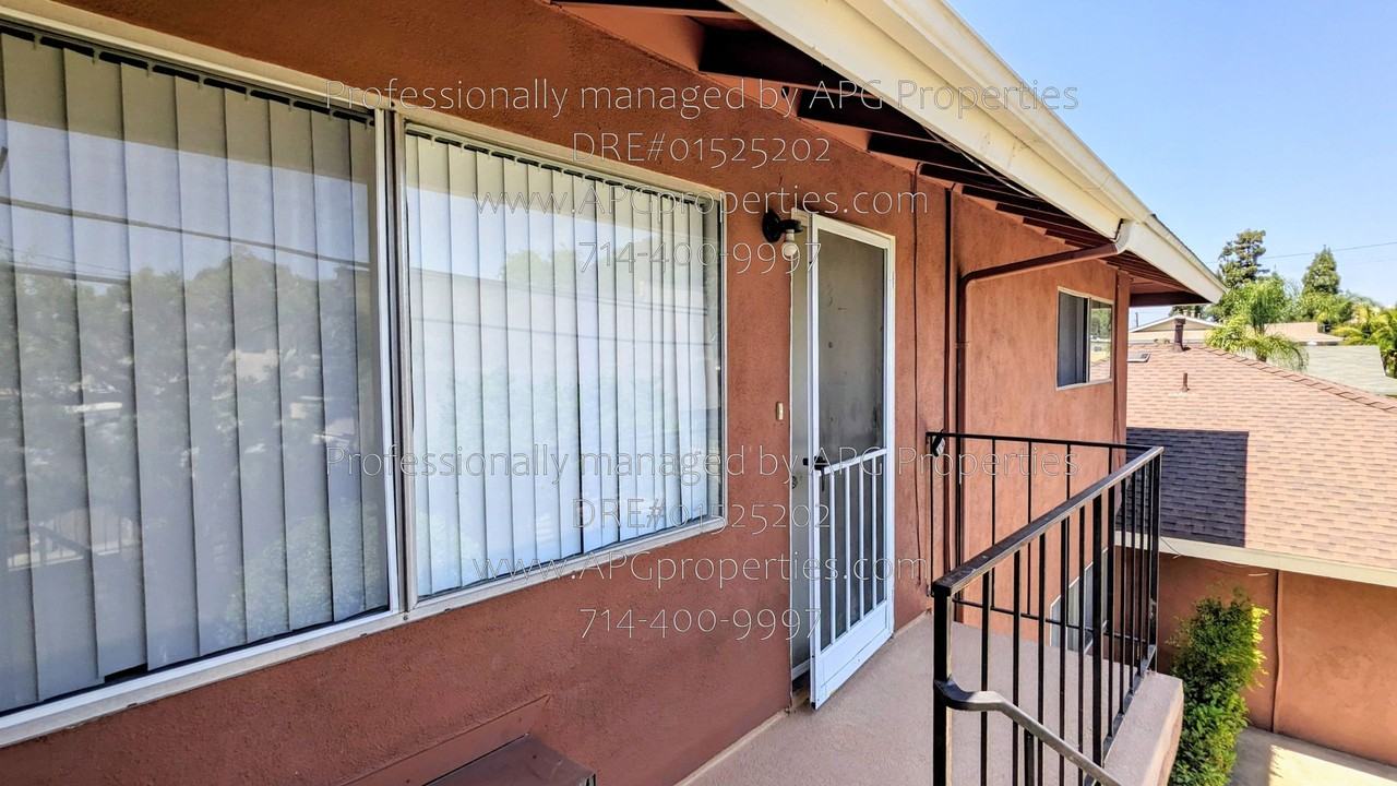 1810 W Greenleaf Ave #3 - Photo 3 of 29